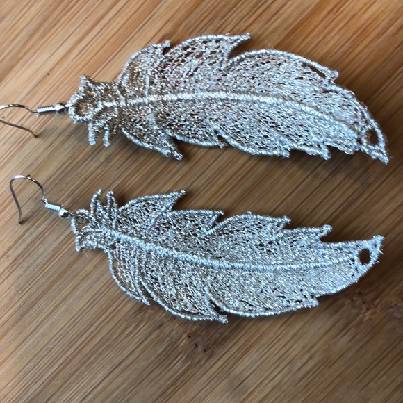 Embroidered Lace Feather Earrings - Picture 2 of 3